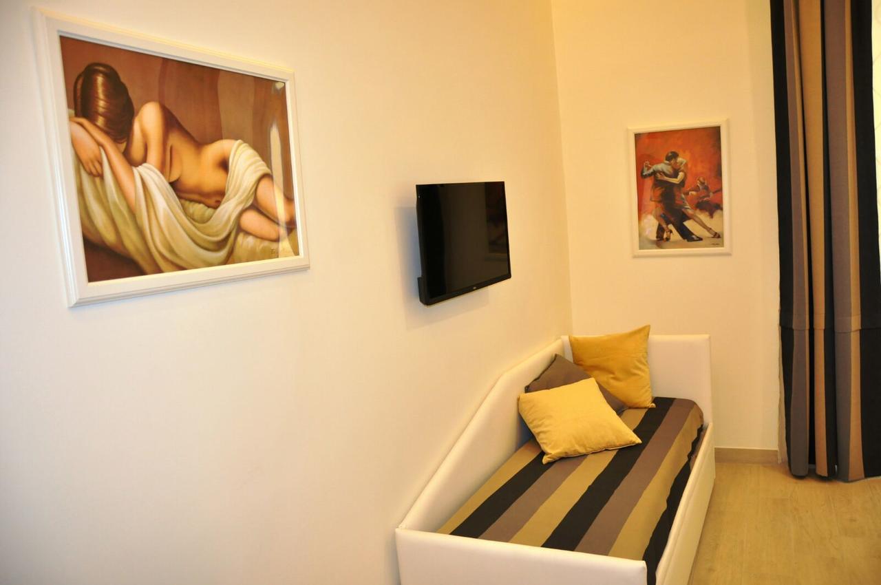 Triple Room,608835148:JPEG